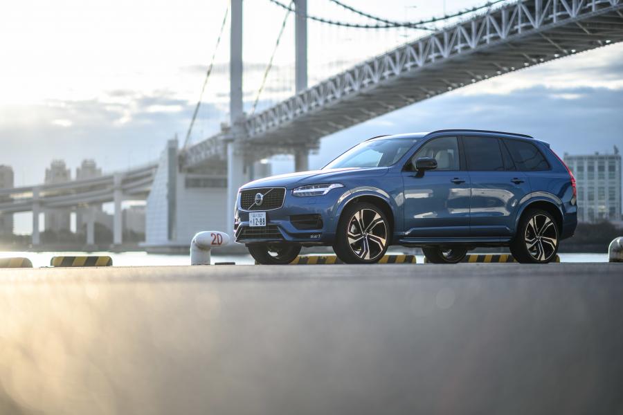  Volvo XC90 D5 R-Design 2015 года  (JP) (фото 4 из 33)